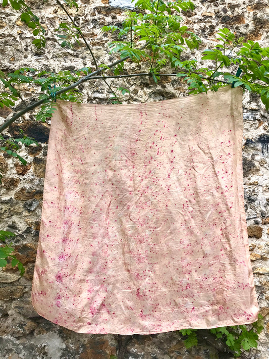 Foulard en soie teint à la main avec des plantes n°11