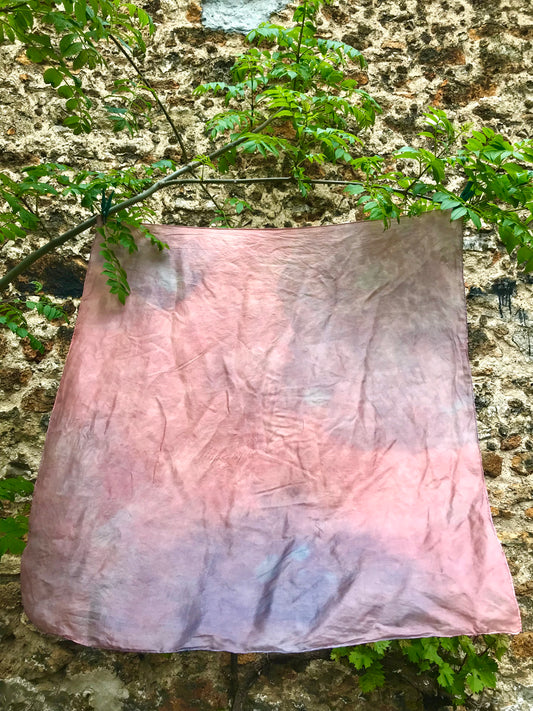 Foulard en soie teint à la main avec des plantes n°13