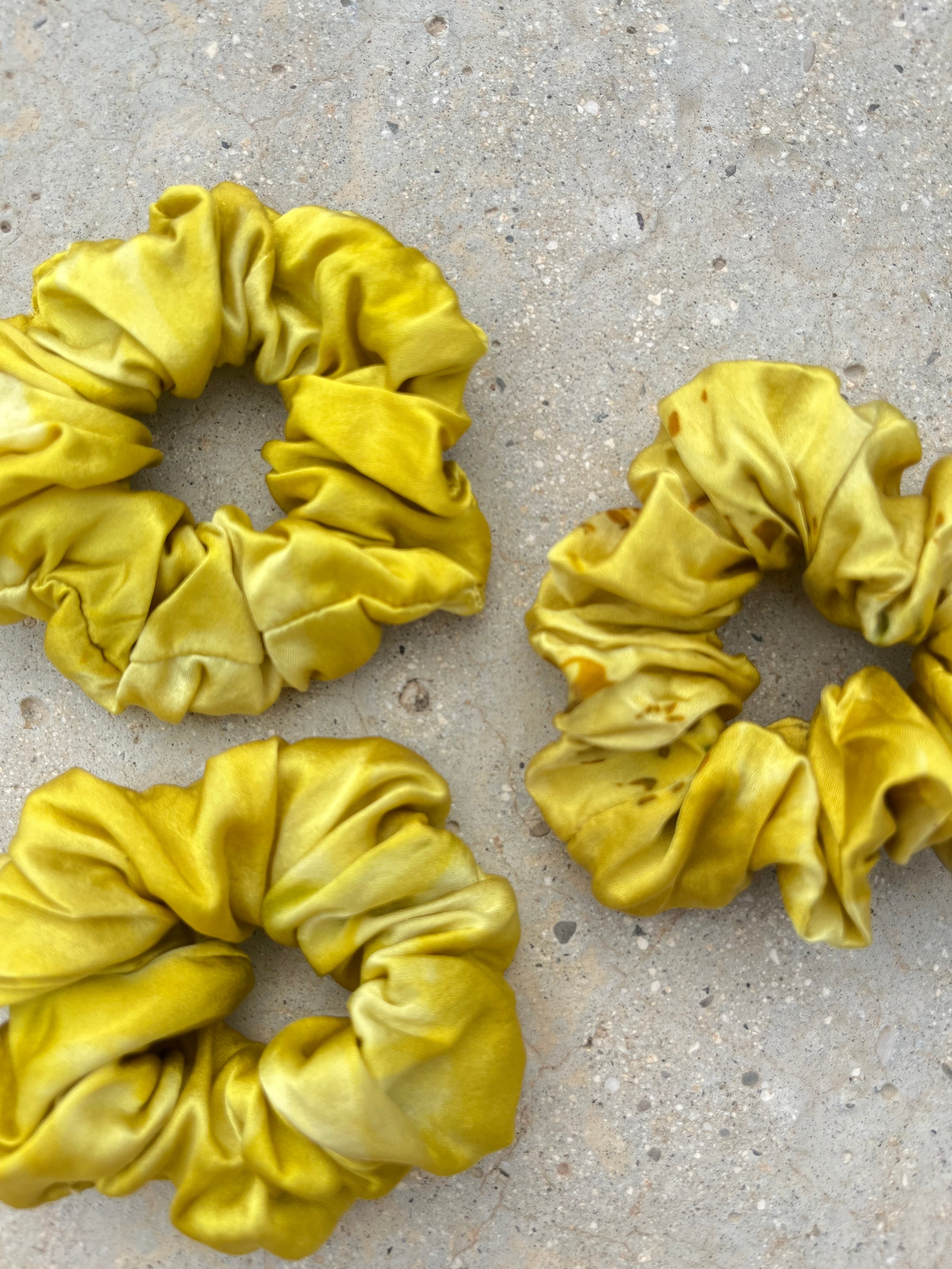 Chouchou en satin de soie bio - Soleil