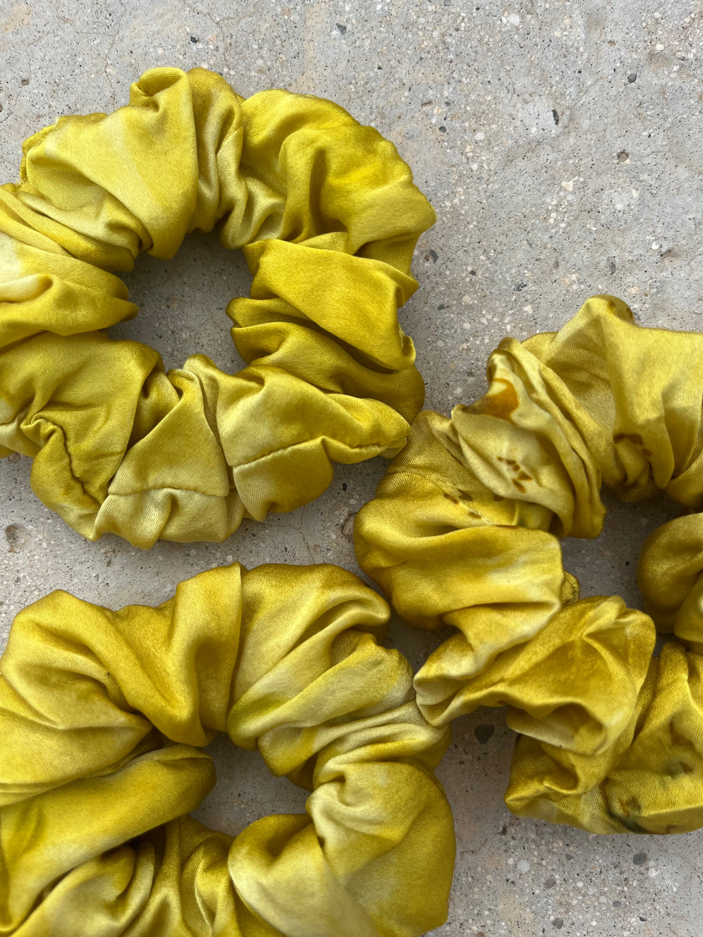 Chouchou en satin de soie bio - Soleil